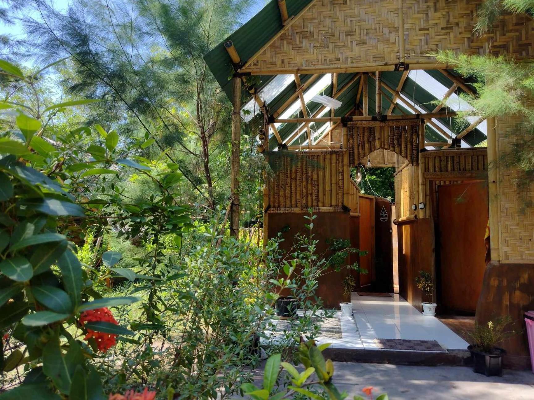 Uncle Hippie'S Dream Hostel Gili Meno Exterior photo