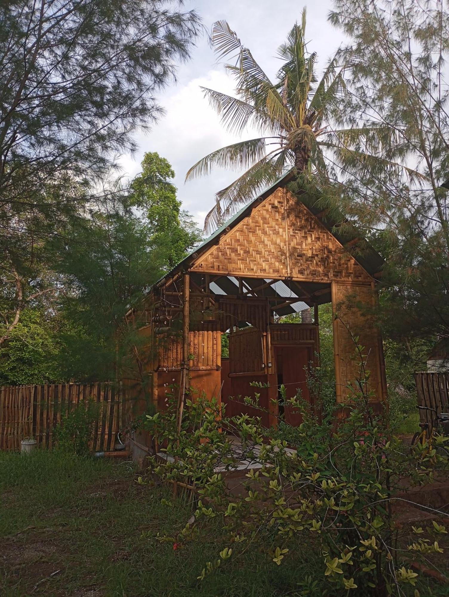 Uncle Hippie'S Dream Hostel Gili Meno Exterior photo